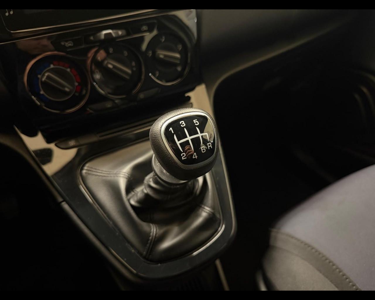 LANCIA Ypsilon 3ª serie - Ypsilon 1.0 FireFly 5 porte S&S Hybrid Silver