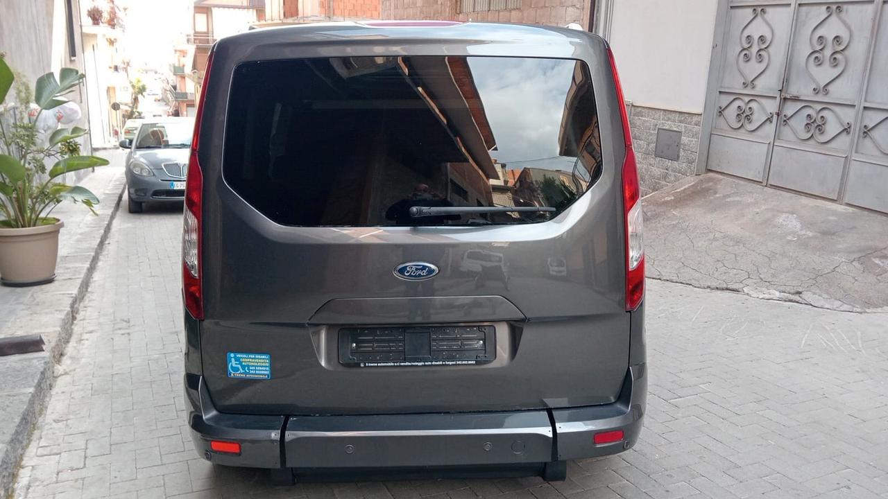 Ford Tourneo Connect Pianale ribassato con rampa disabili in carrozzina