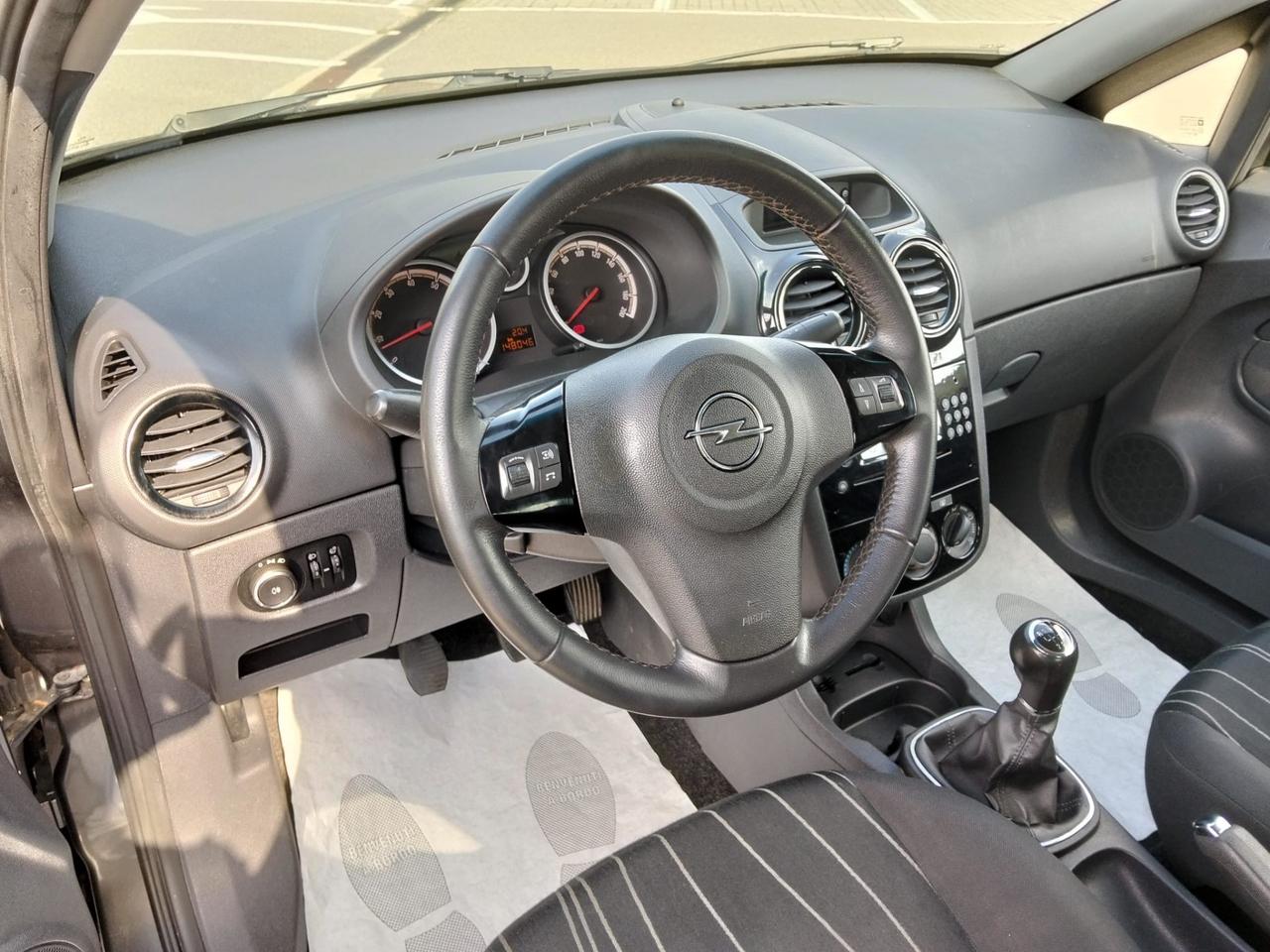 Opel Corsa 1.2 3 porte Club