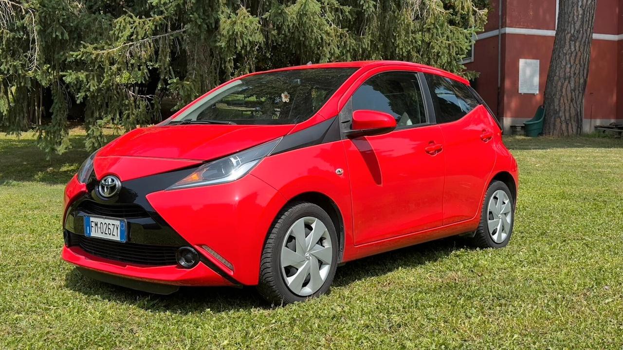 Toyota Aygo 1.0 VVT-i 69 CV 5P 2018 Neopatent GPL Leggi testo