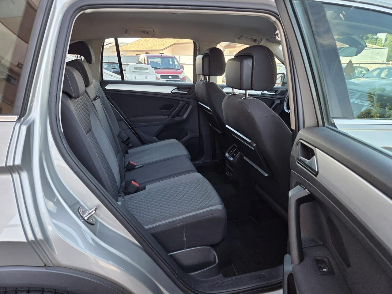 Volkswagen Tiguan 2.0 TDI SCR DSG 4MOTION Sport BMT