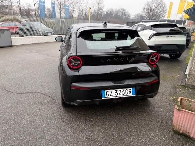 Lancia Ypsilon Hybrid e-DCT