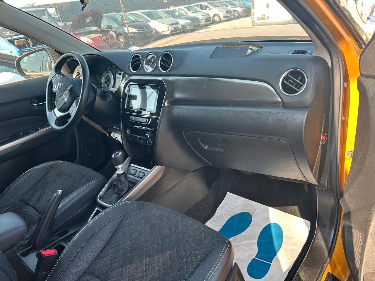 Suzuki Vitara 1.4 Hybrid Top