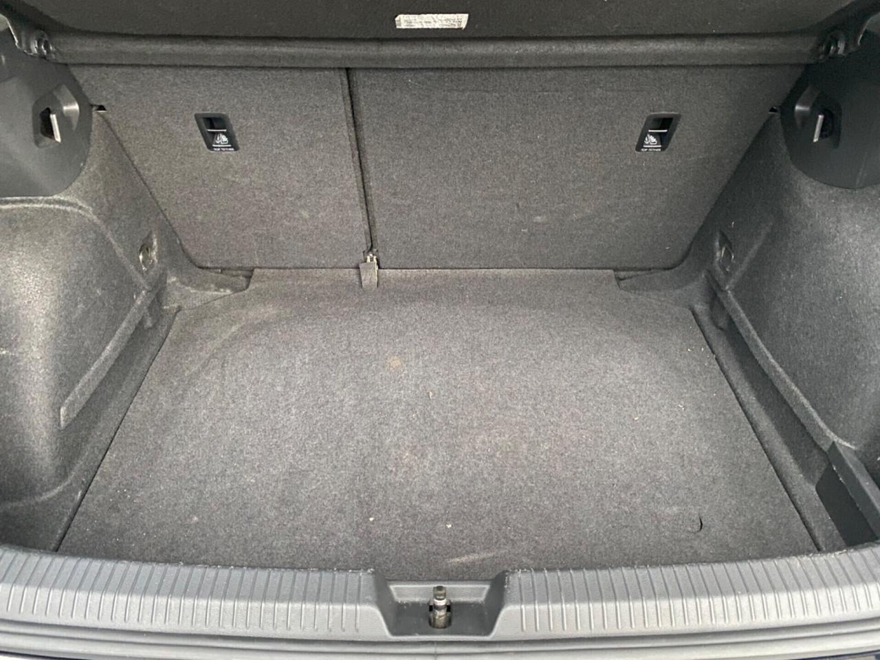 Volkswagen Golf 8 1.0 TSI 90cv - OK NEOPATENTATI