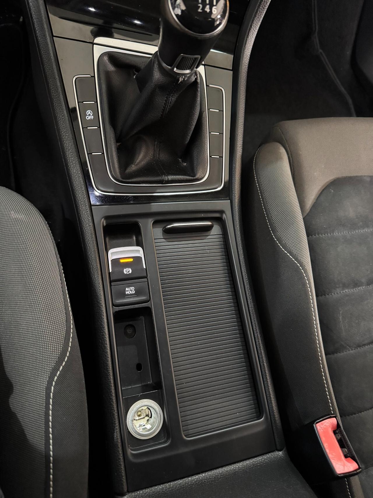 Volkswagen Golf 2.0 TDI 140 cv. 5p. Highline BlueMotion Technology