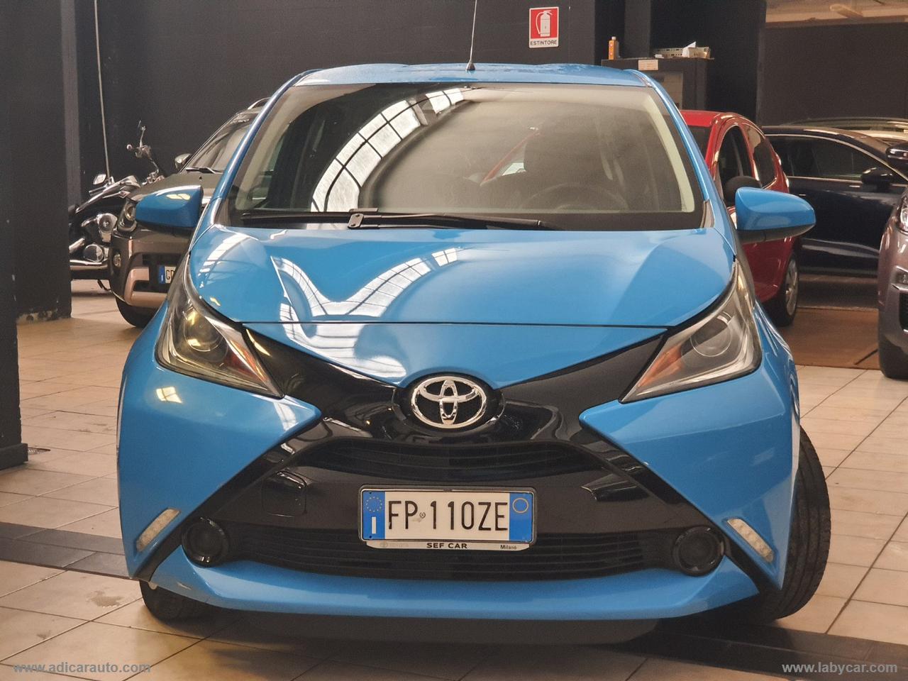TOYOTA Aygo 1.0 VVT-i 69 CV 5p. x-play TSS