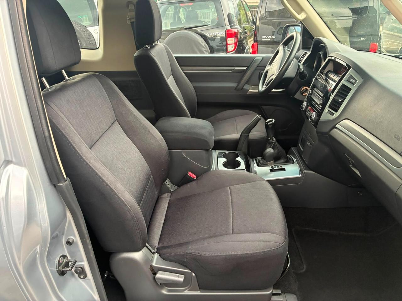 Mitsubishi Pajero 3.2 DI-D 3PORTE GANCIO TRAINO - MANUALE