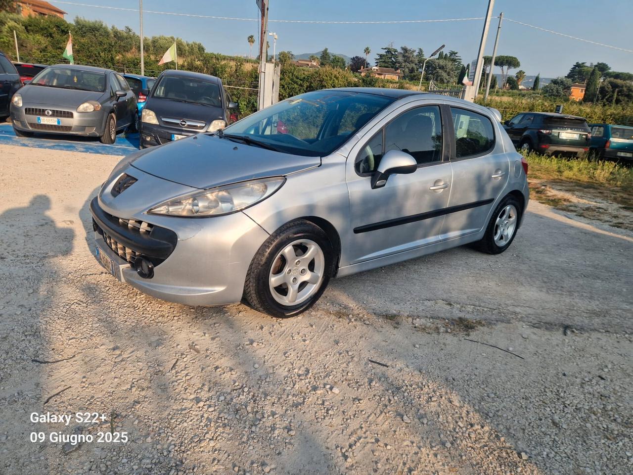 Peugeot 207 1.4 8V 75CV 5p. ONE Line