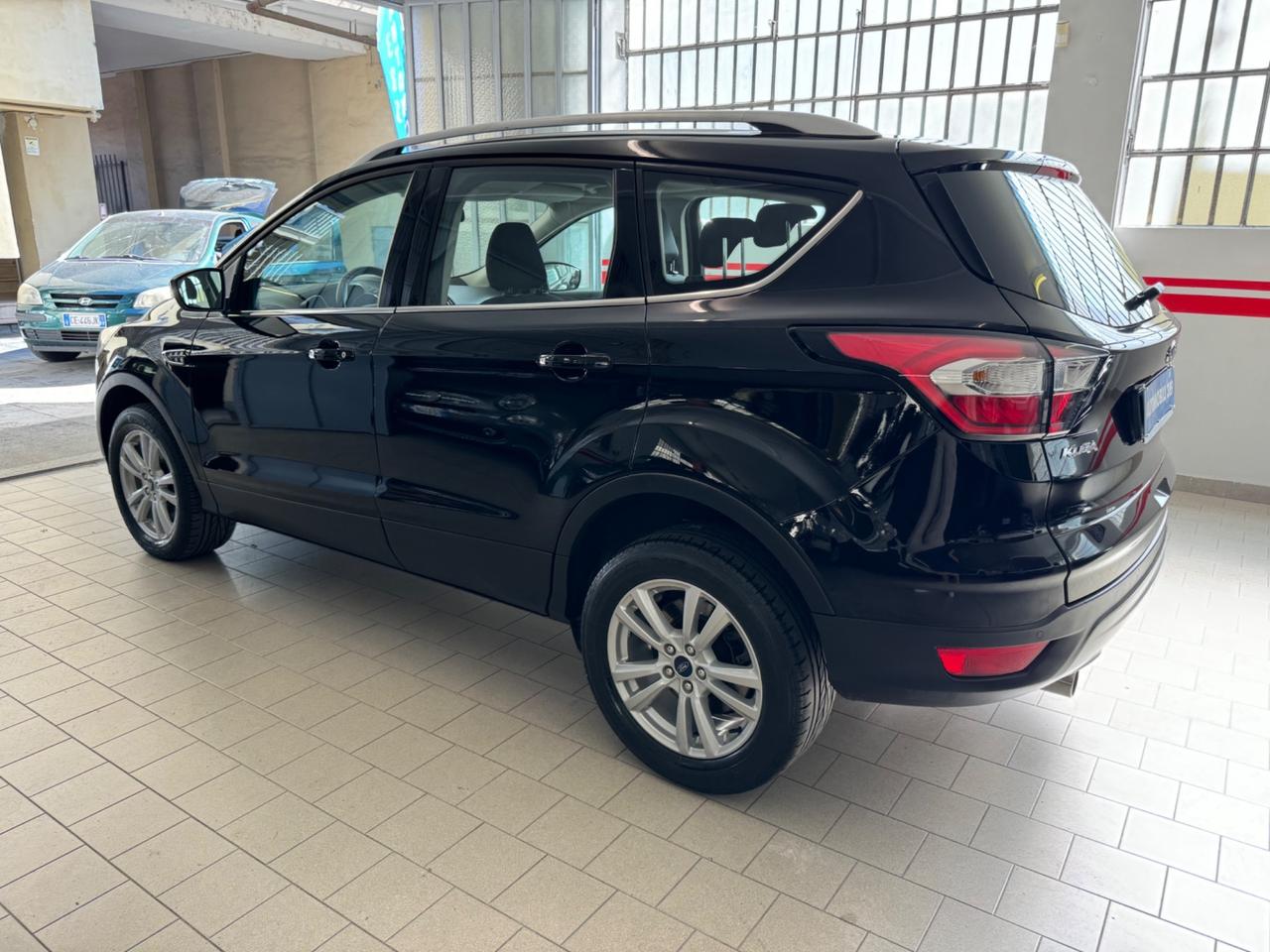 Ford Kuga 2.0 TDCI 120 CV S&S 2WD Powershift Business