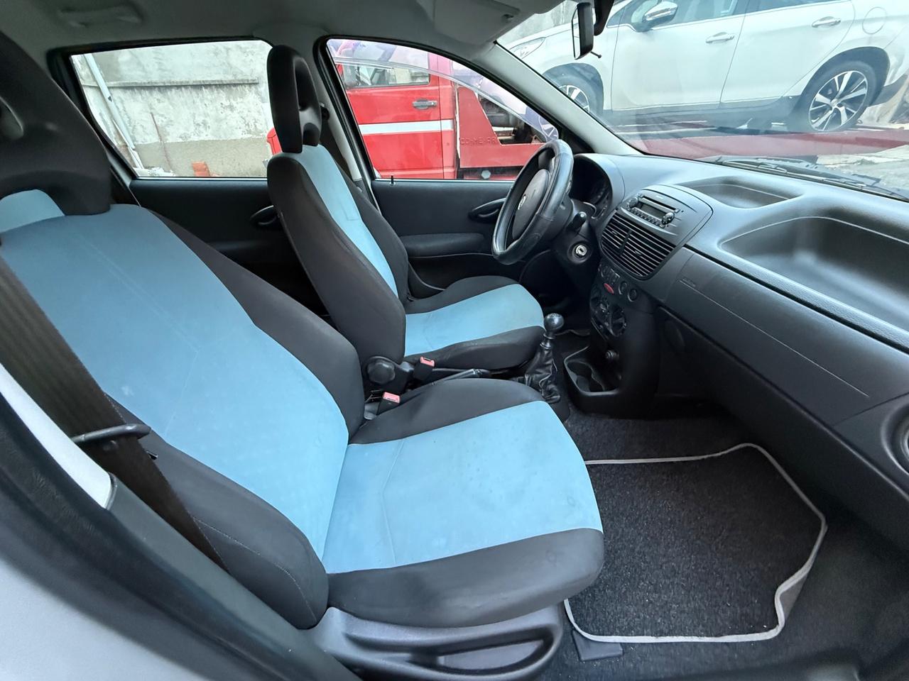 Fiat Punto 1.2i cat 5 porte EL