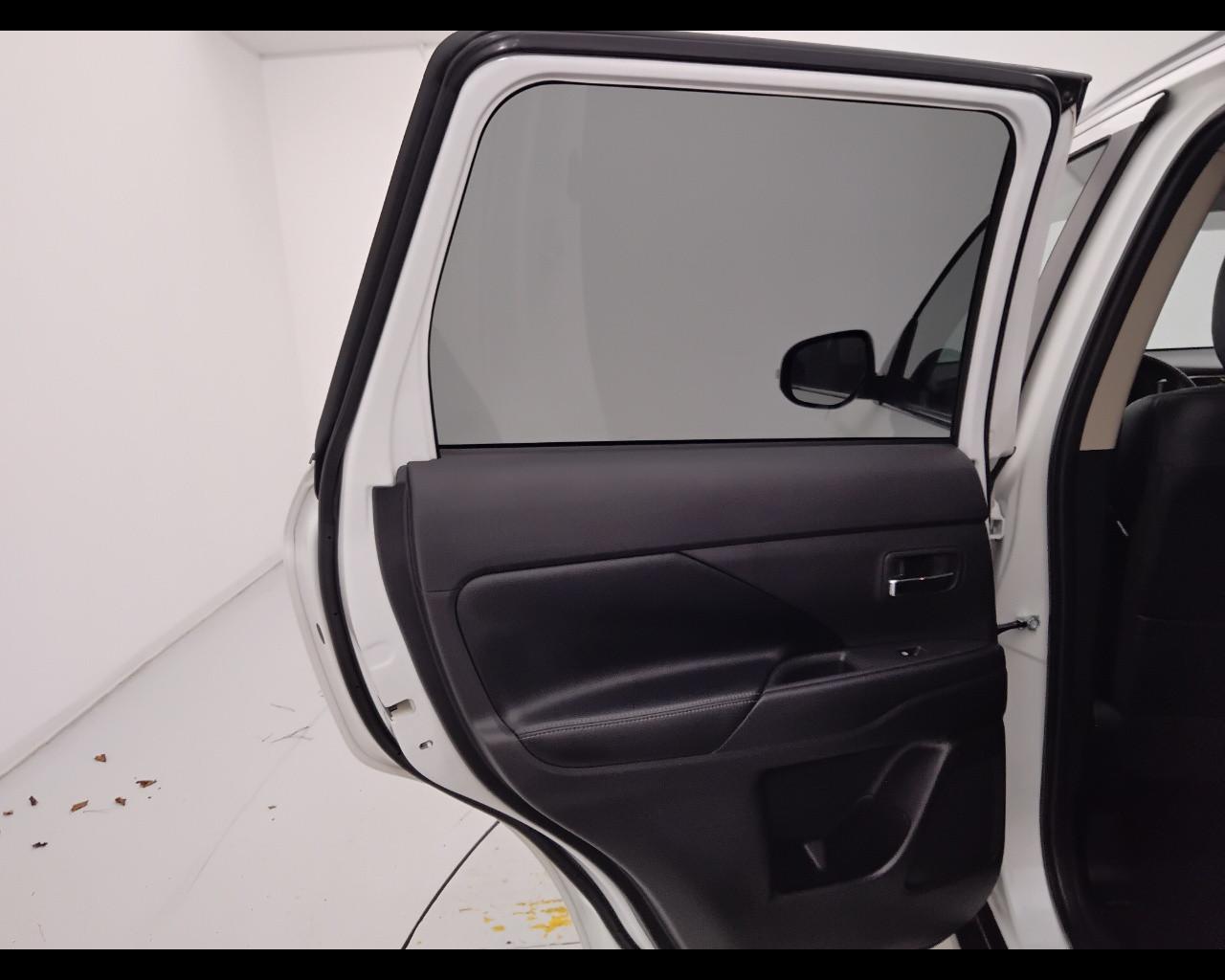 MITSUBISHI Outlander III 2016 - Outlander 2.2 Instyle Plus Sda Diam.Pac