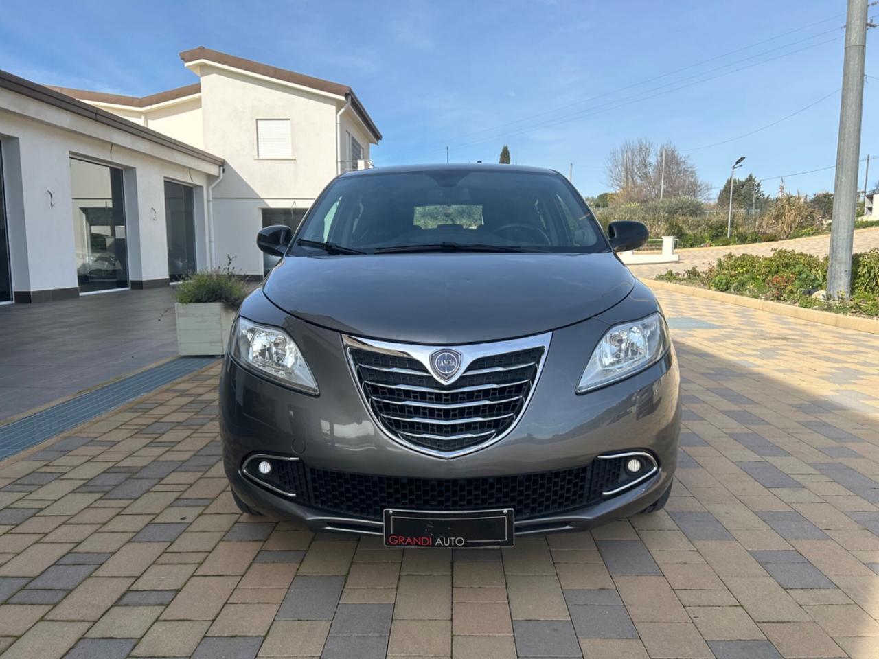 Lancia Ypsilon 1.2 69 CV 5 porte S&S Platinum