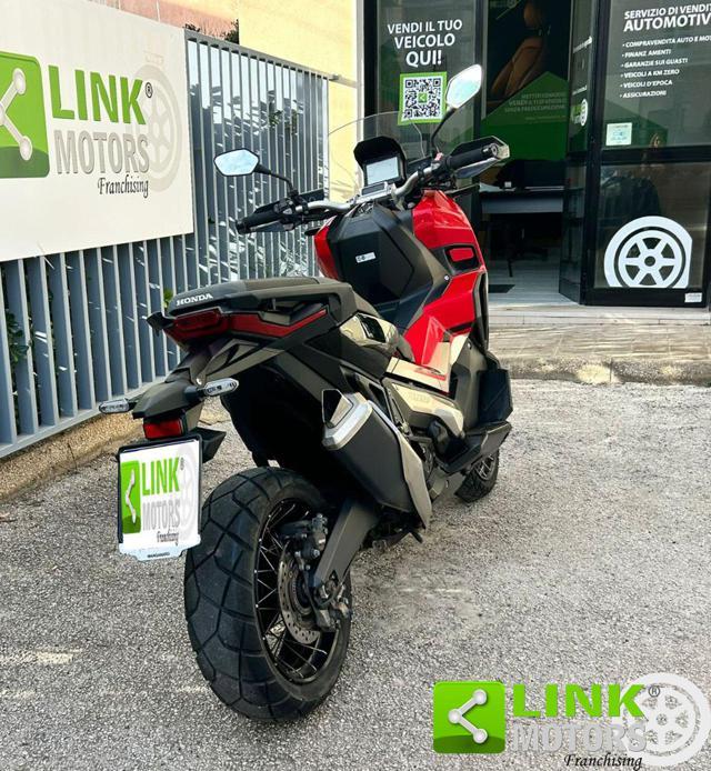 HONDA X-ADV 750 .
