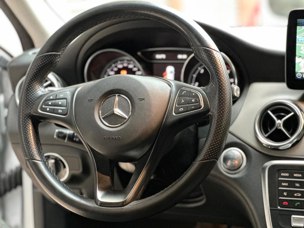 Mercedes-benz GLA 200 d Automatic Premium