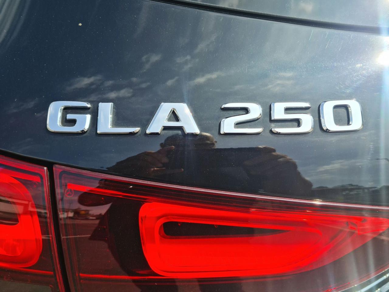 Mercedes-Benz CLA 250 PREMIUM #6265
