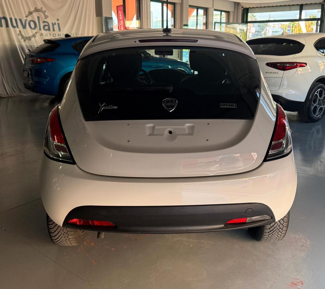 Lancia Ypsilon 1.0 FireFly 5 porte Hybrid Ecochic Silver