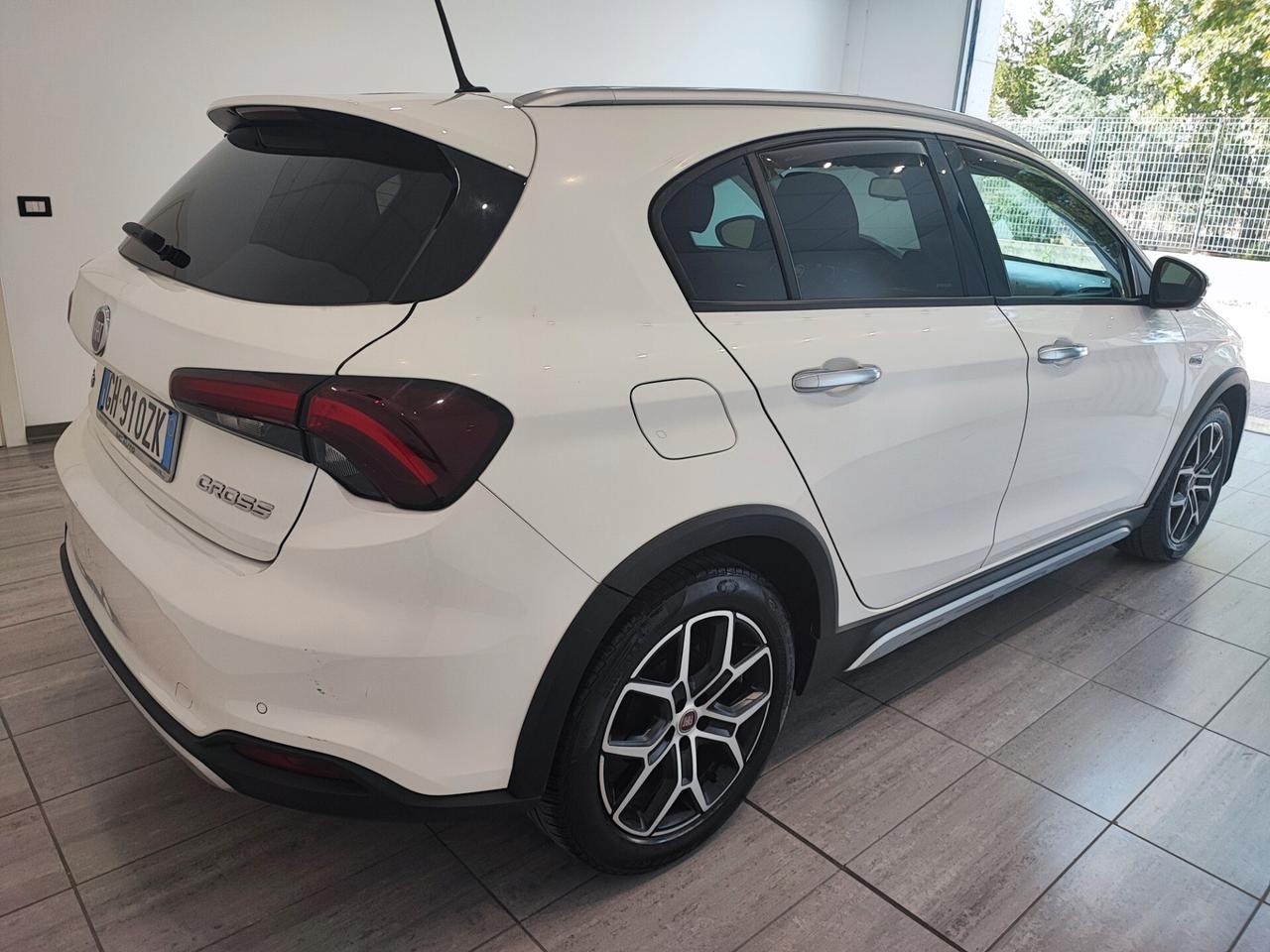 Fiat Tipo 1.3 Mjt S&S 5 porte CROSS