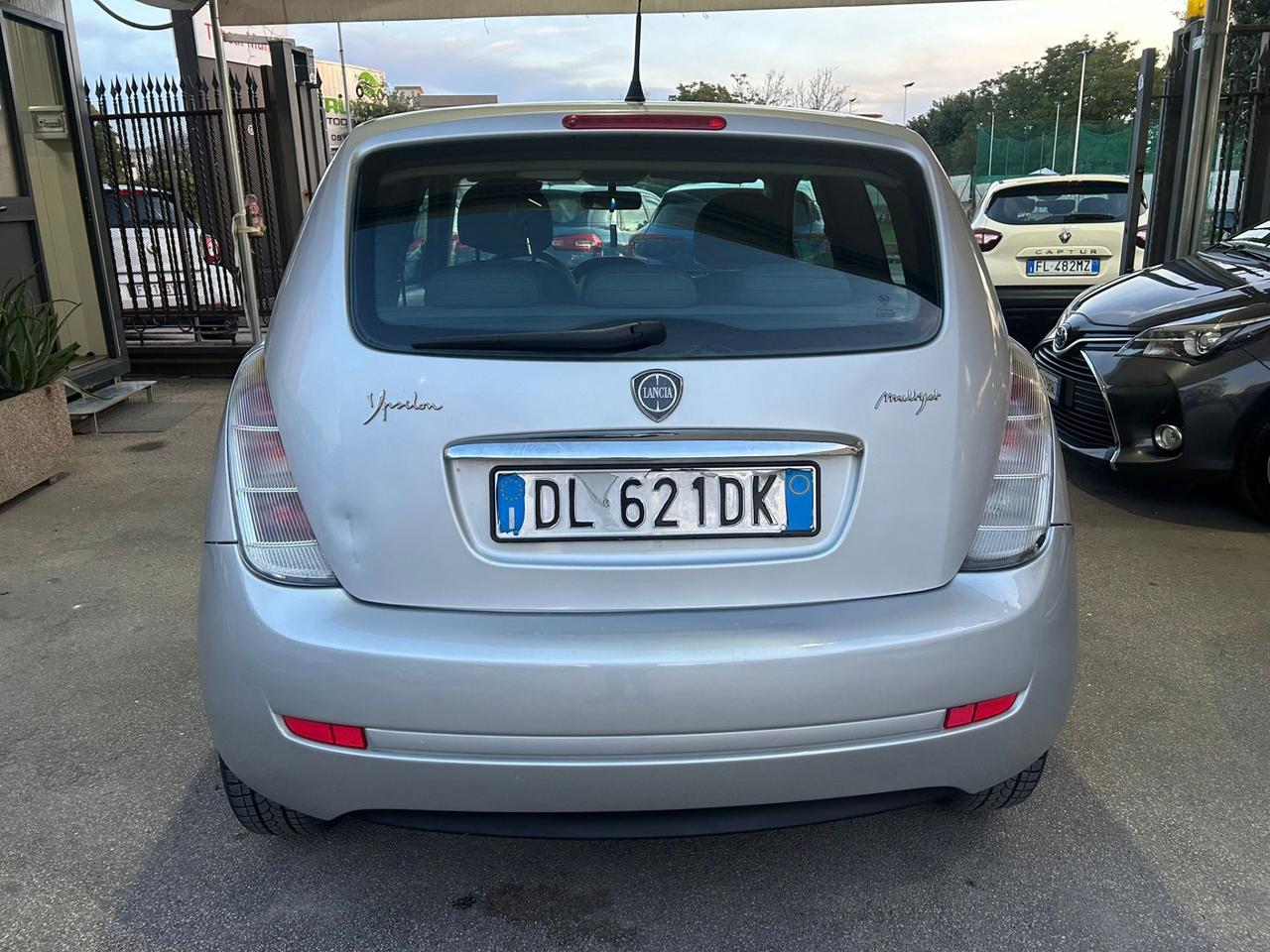 Lancia Ypsilon 1.3 MJT 75 CV Argento