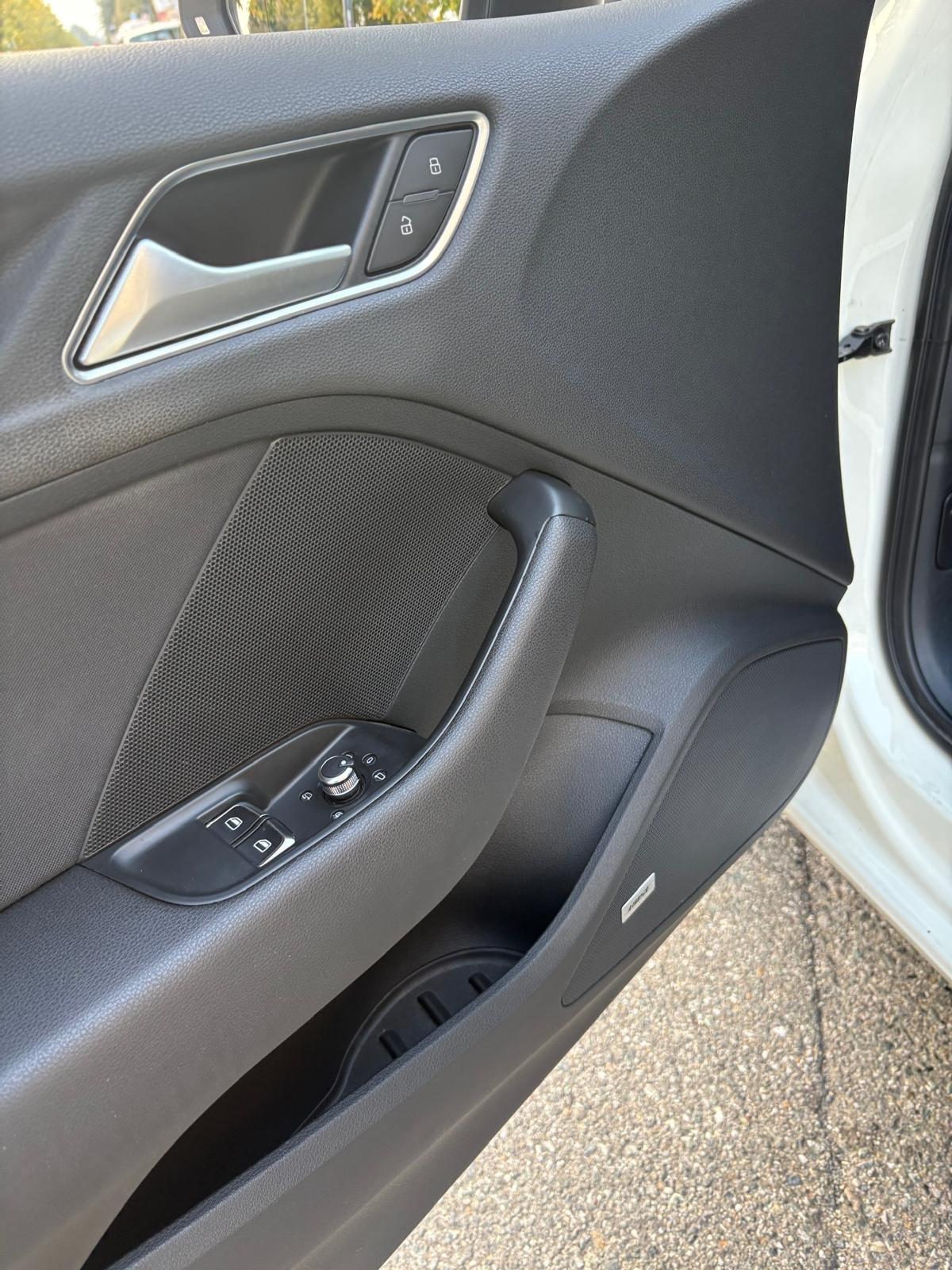Audi A3 1.4 TFSI Young Sport Tetto panoramico