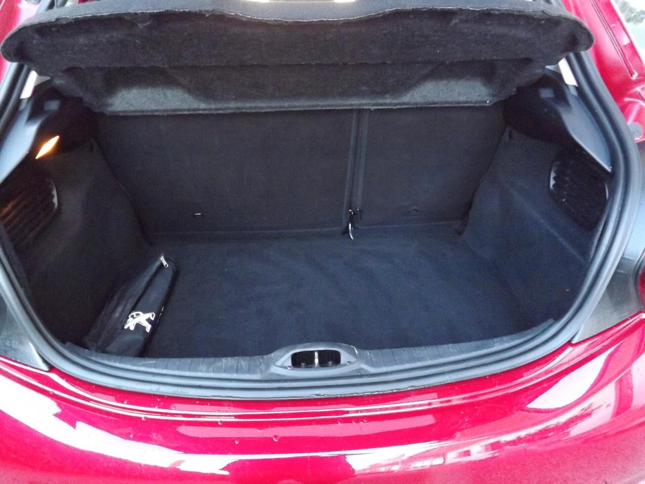 Peugeot 208 1.2 b Allure