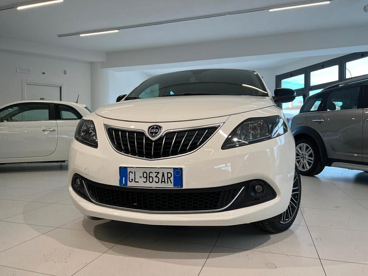 Lancia Ypsilon 1.0 FireFly 5 porte S&S Hybryd Gold