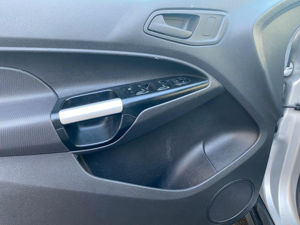 Ford Transit Connect Tourneo 5 posti autocarro