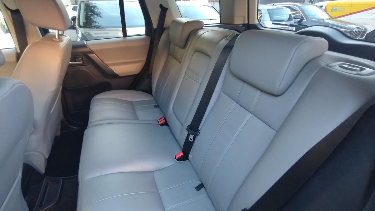 Land Rover Freelander 2.2 SD4 S.W. SE
