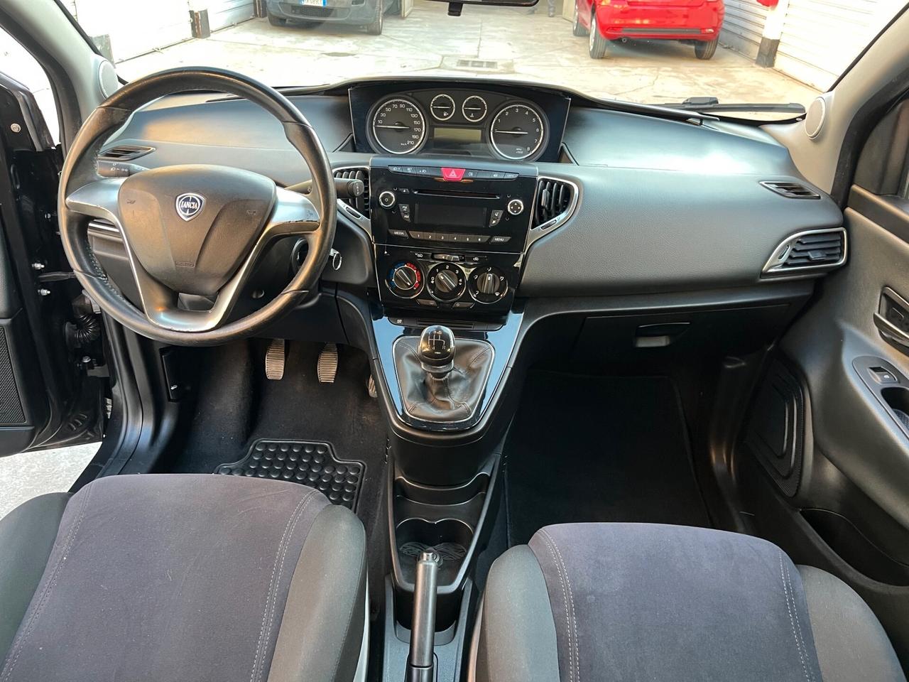 Lancia Ypsilon 1.2 69 CV 5 porte S&S Platinum
