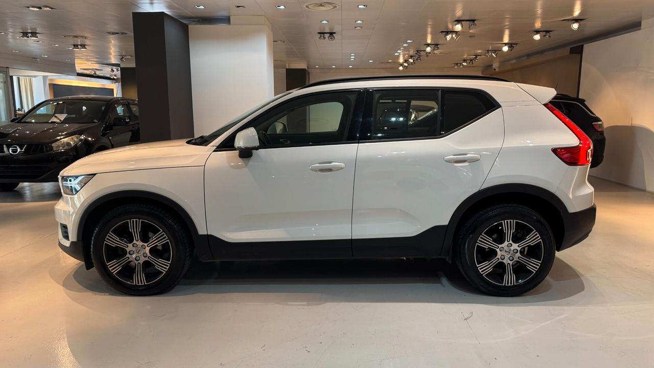 Volvo XC40 T2 1.5 140CV AUTOMATICO - 2021