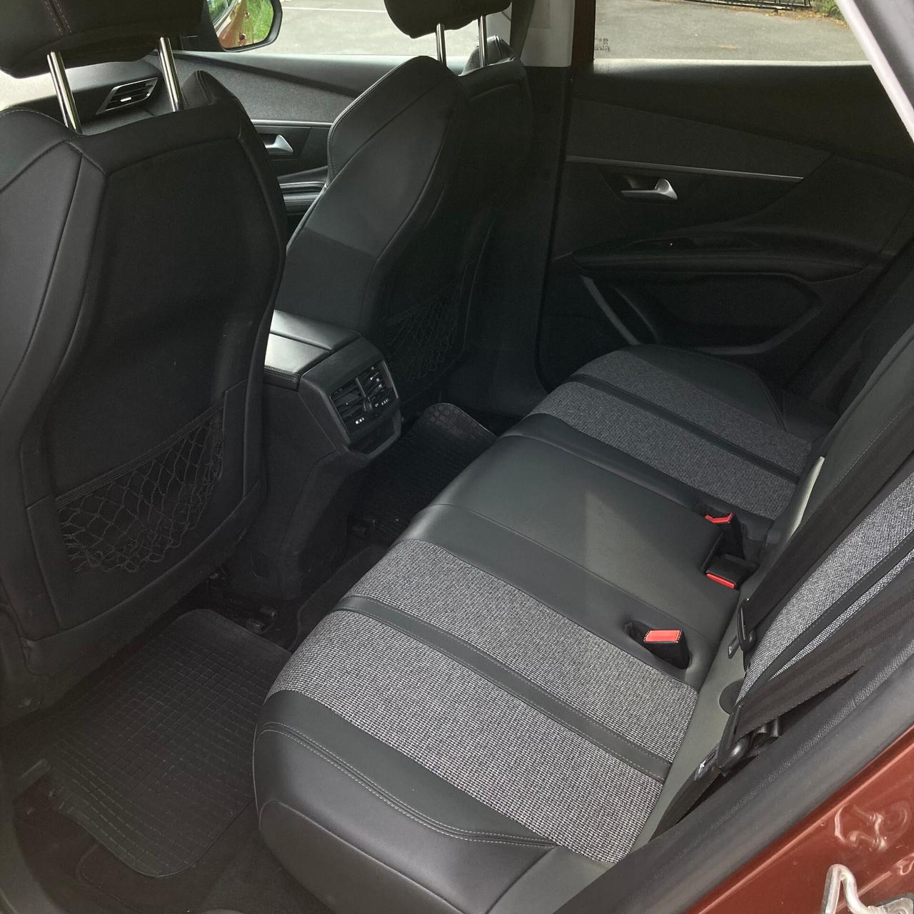 Peugeot 3008 BlueHDi 130 S&S EAT8 Allure
