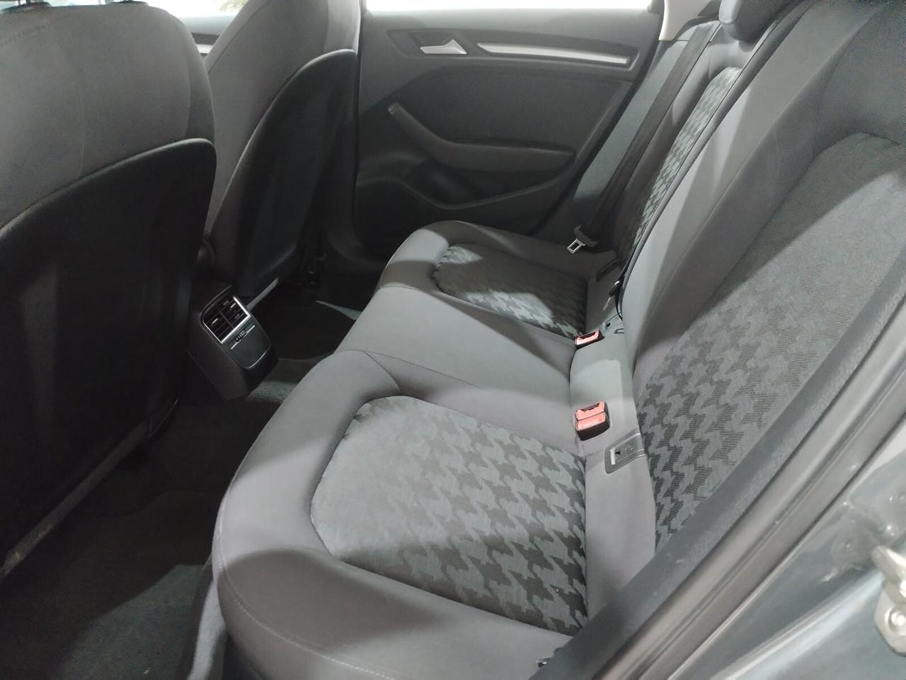Audi A3 SPB 1.6 TDI clean diesel Attraction Ultra