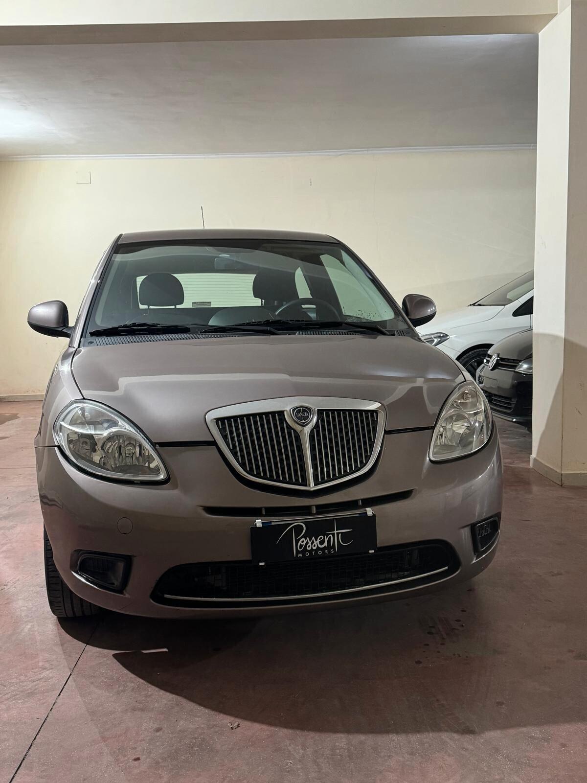 Lancia Ypsilon 1.2 69 CV Unyca NEOPATENTATI