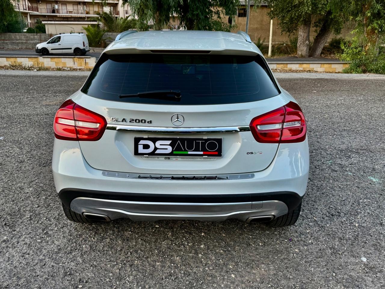 MERCEDES- BENZ GLA 200 D AUTOMATIC SPORT