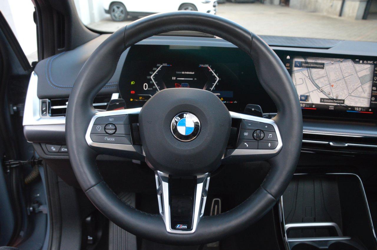 BMW 220 i Active Tourer mhev 48V Msport auto