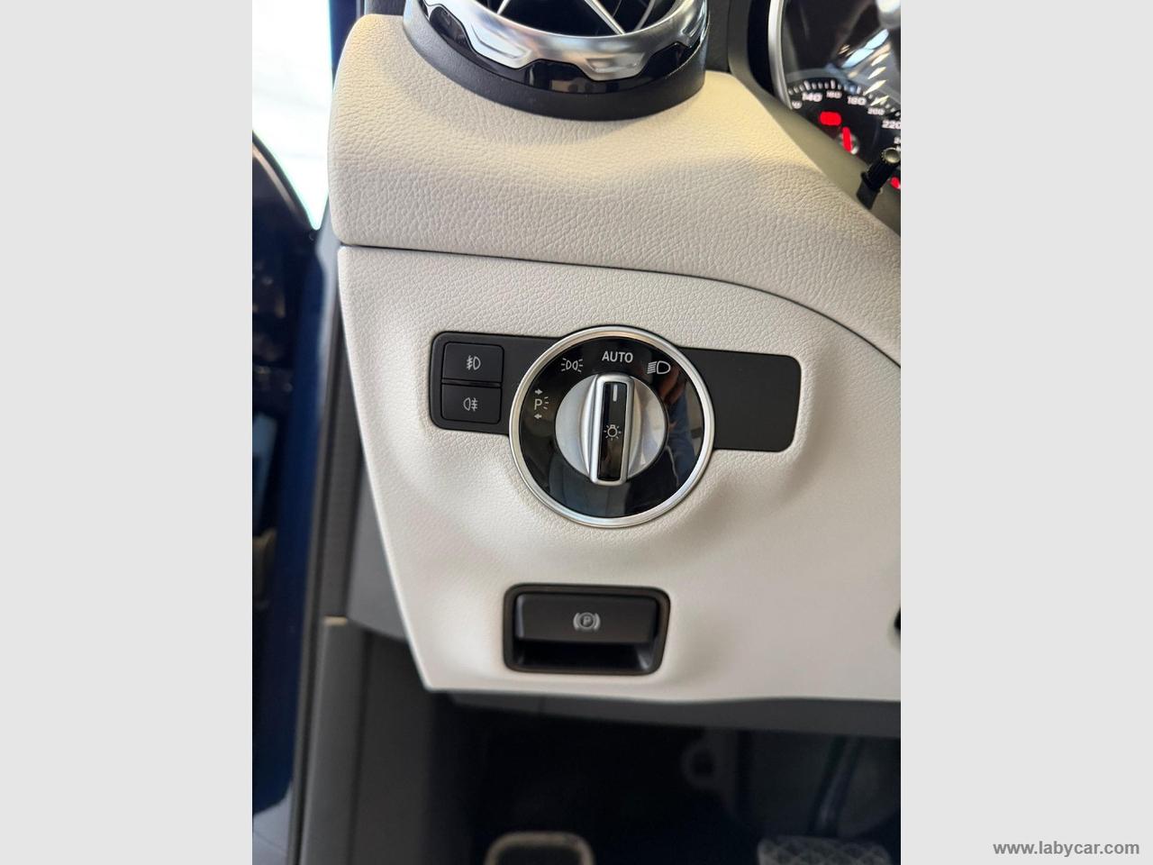 MERCEDES-BENZ GLA 200 d Automatic Sport