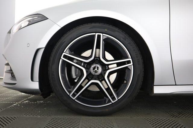 MERCEDES-BENZ A 180 A 180 d Automatic Premium