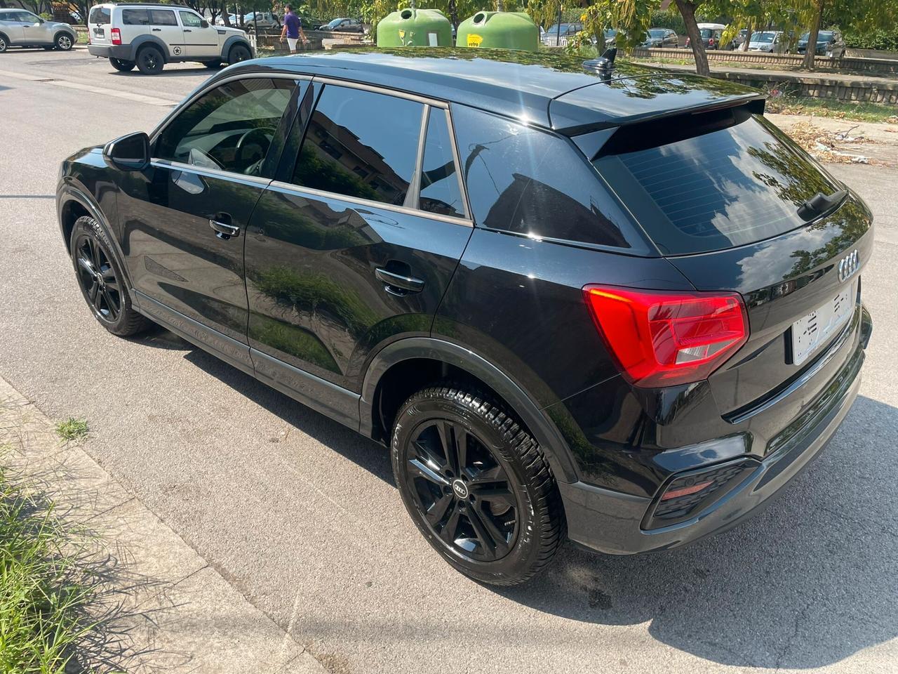 Audi Q2 30 TDI S tronic cockpit navigatore