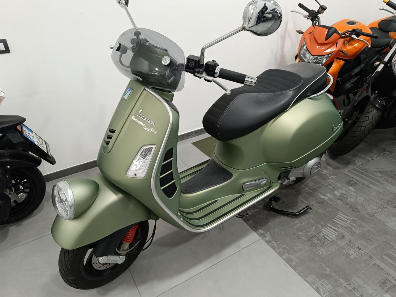 Vespa 6 giorni gt300