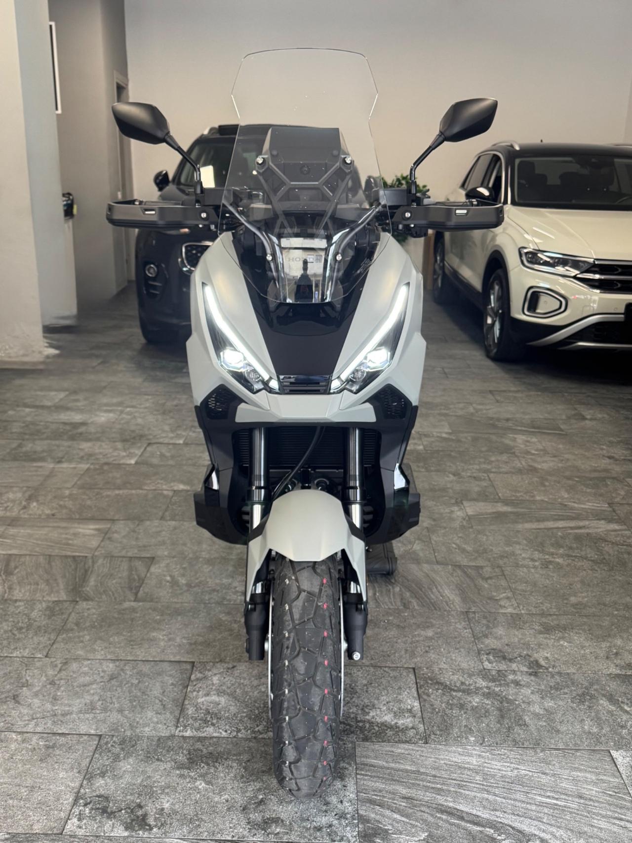 Honda X-ADV 750 KM ZERO FINANZIABILE