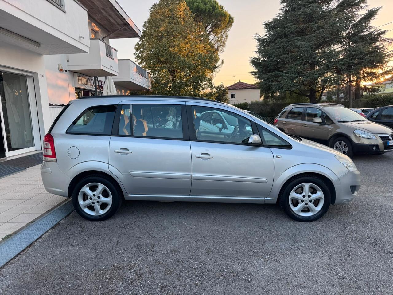 Opel Zafira 1.6 16V ecoM 94CV Cosmo