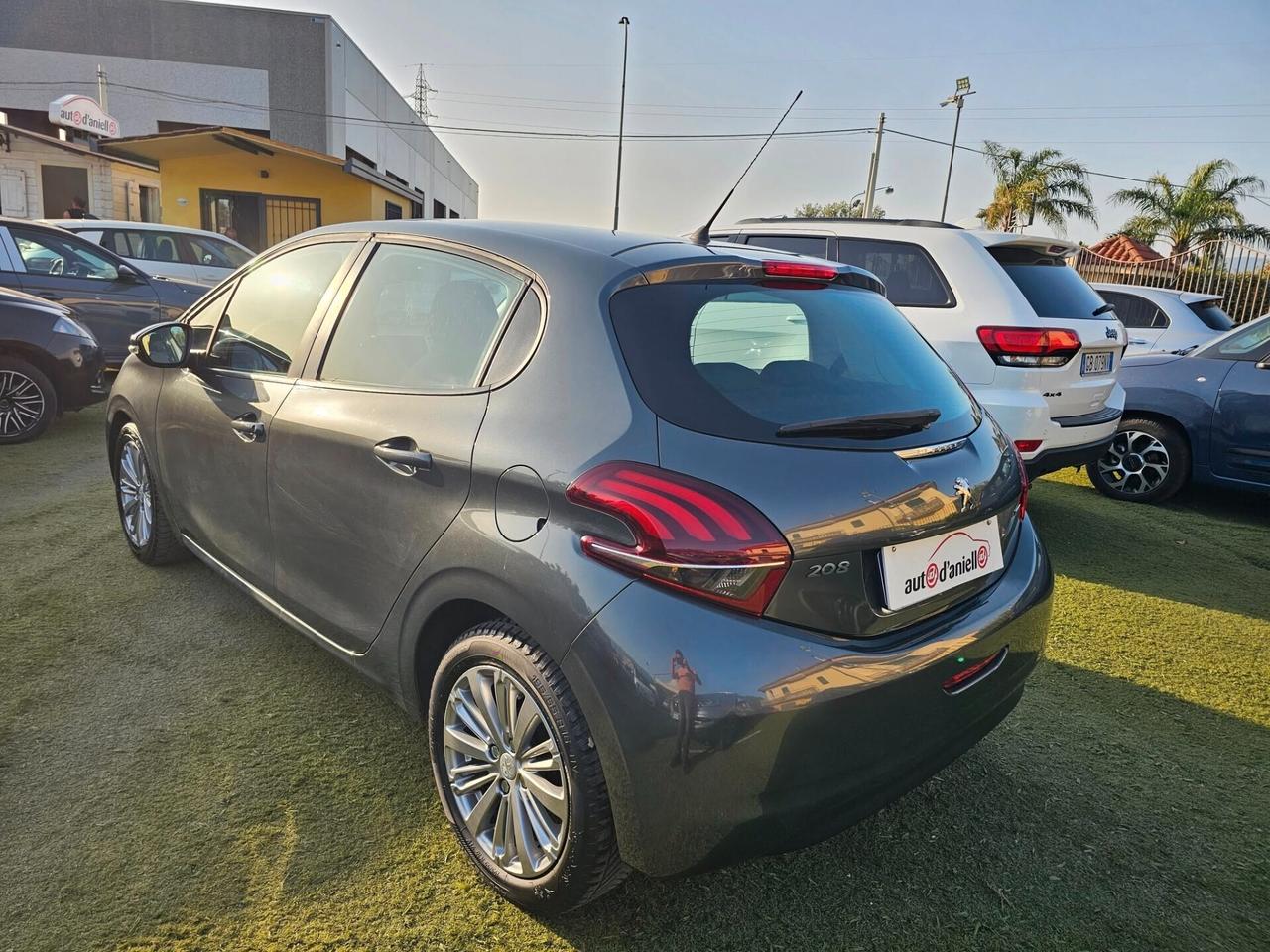 Peugeot 208 PureTech 82 5p. GPL Allure