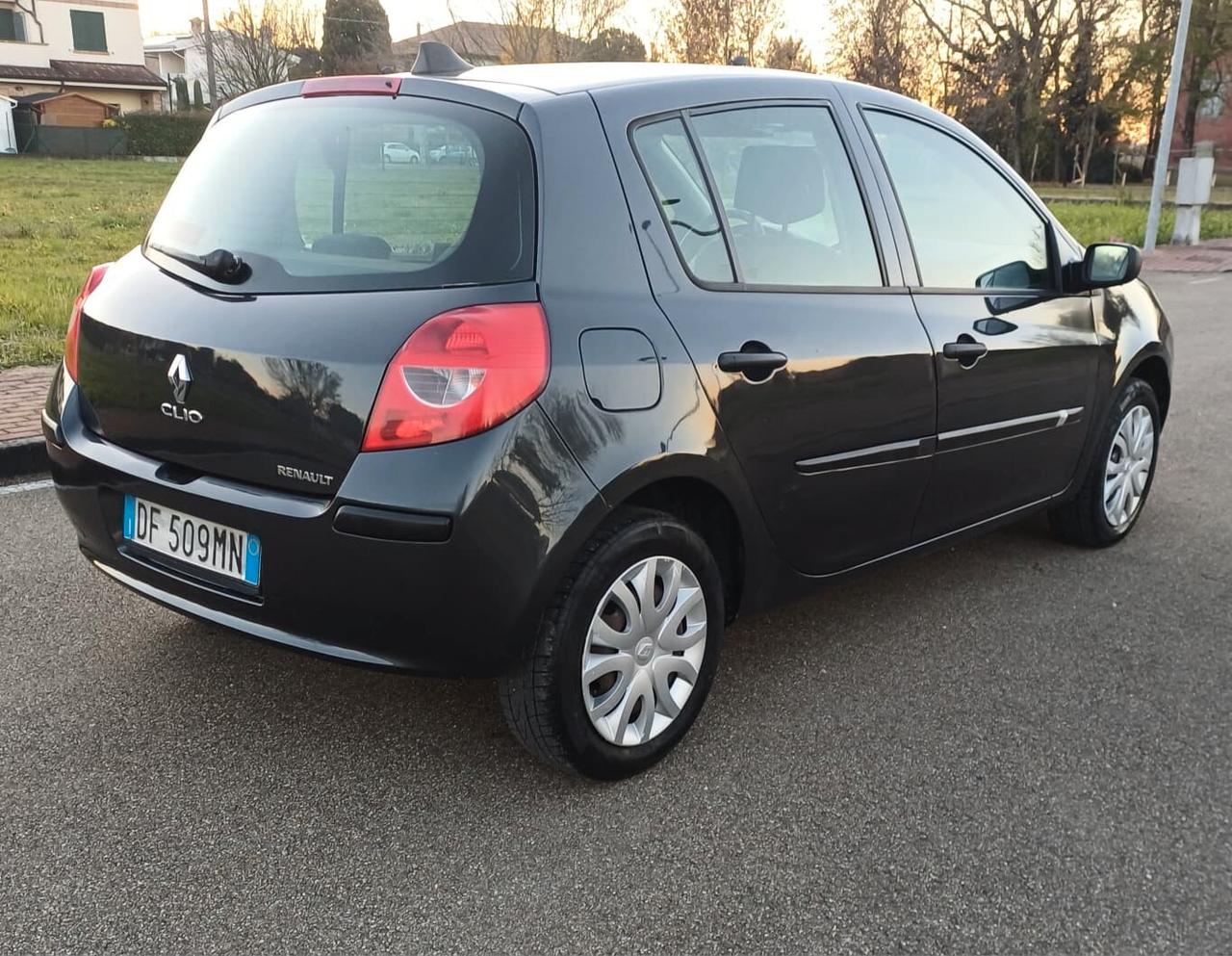 Renault Clio 1.2 16V 5 porte Luxe
