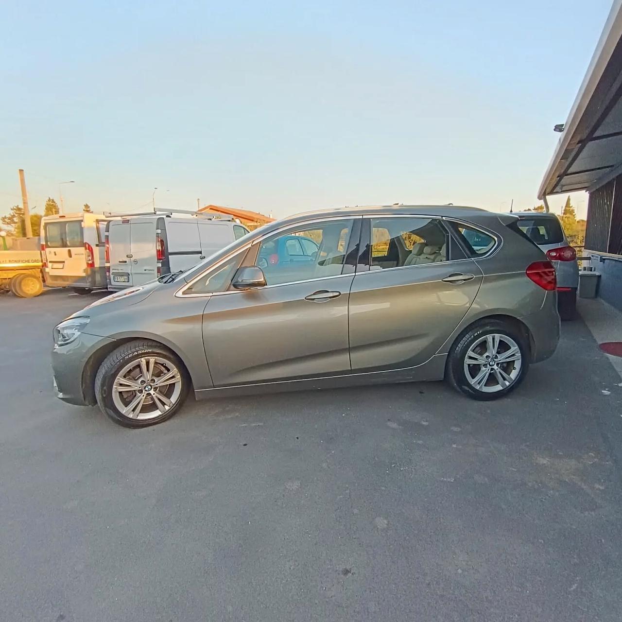 Bmw 2er Active Tourer 218d LUXURY