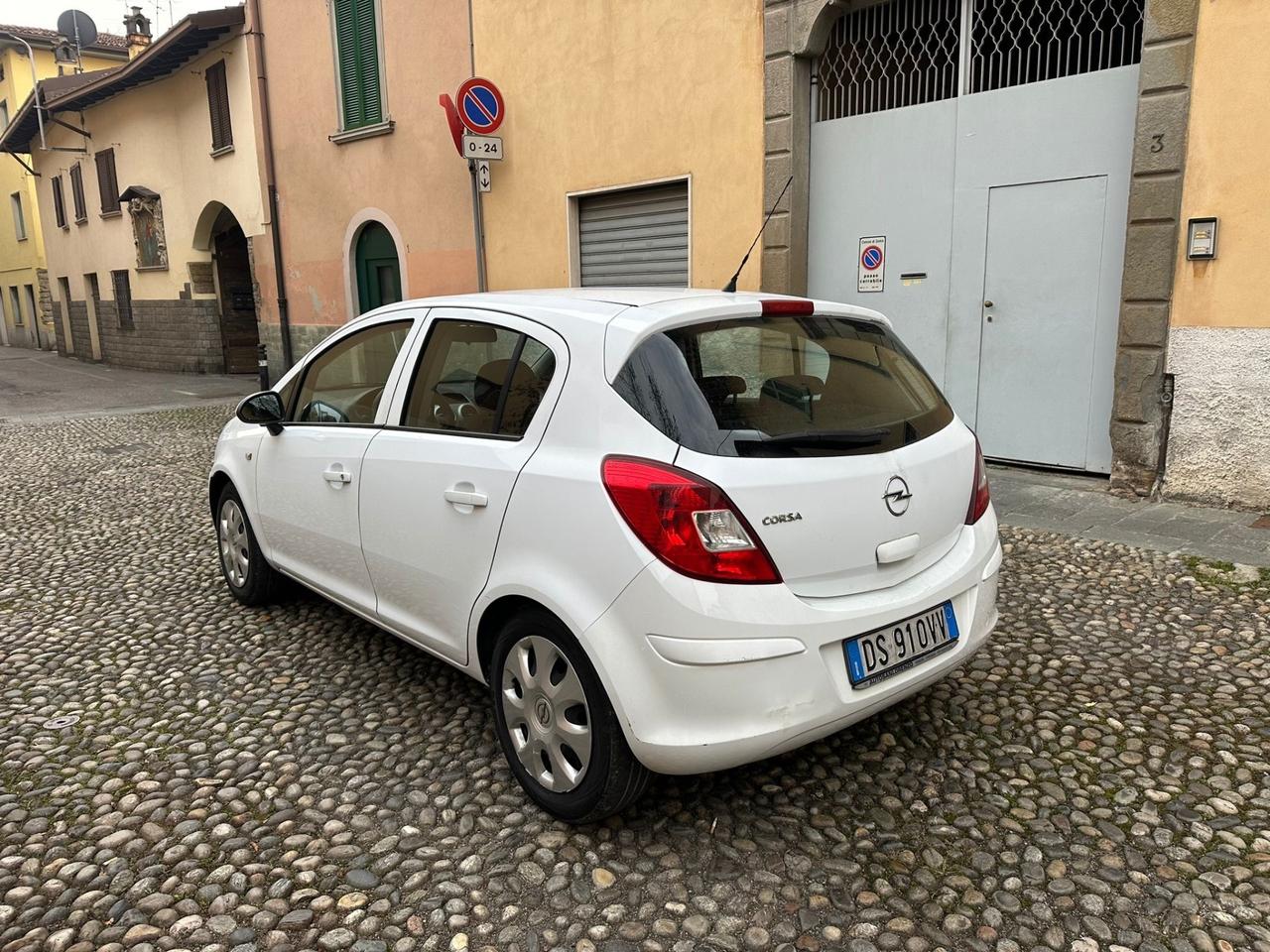 Opel Corsa 1.2 80CV 5 porte GPL-TECH Enjoy