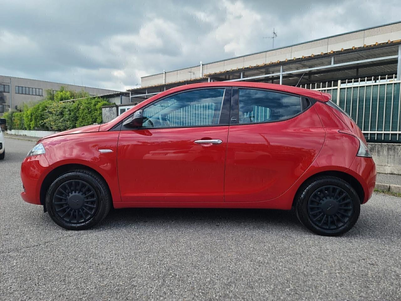 Lancia Ypsilon 1.0 HYBRID X NEOPATENTATI