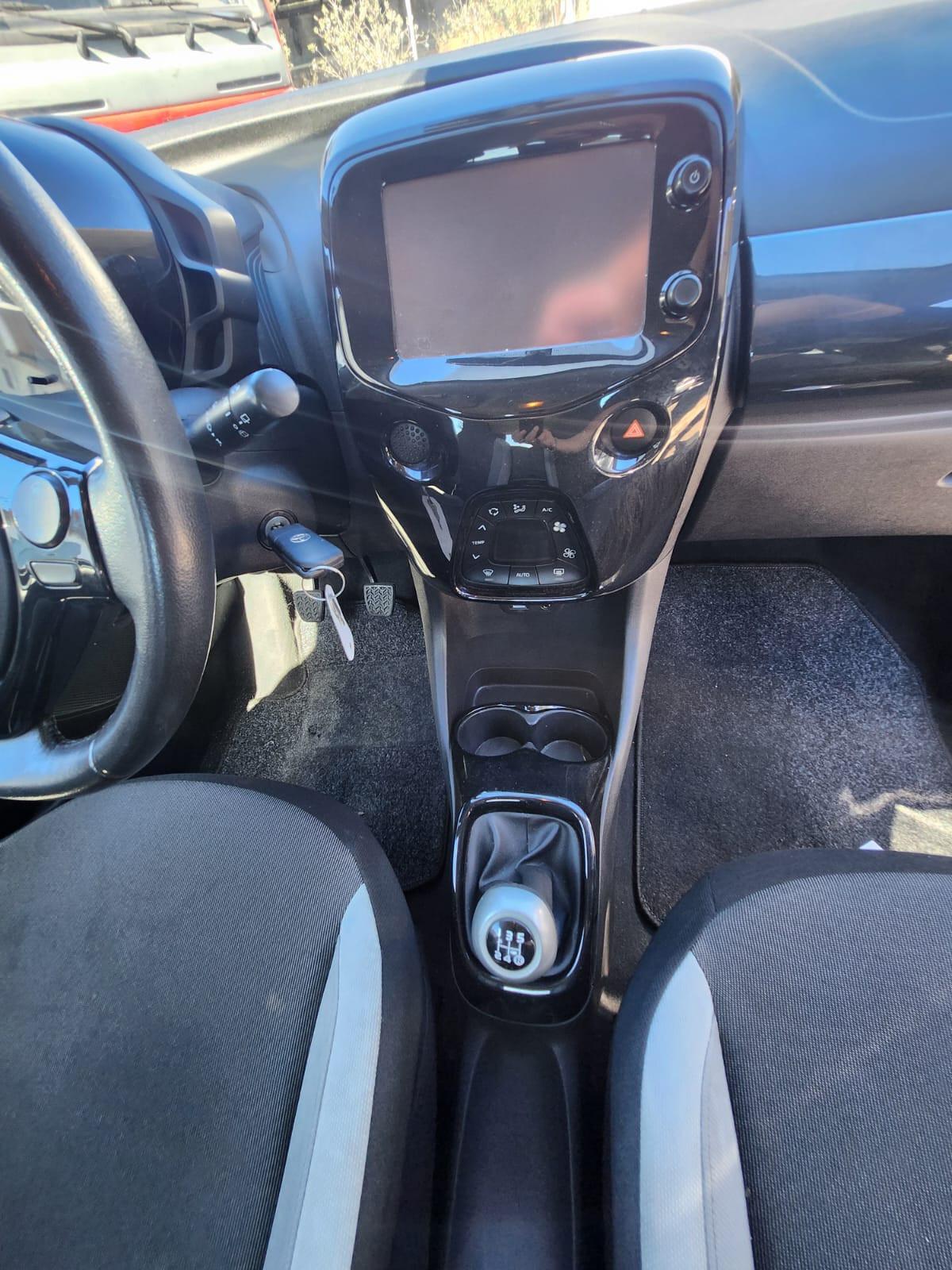 Toyota Aygo 1.0 VVT-i 69 CV 5 porte x-wave
