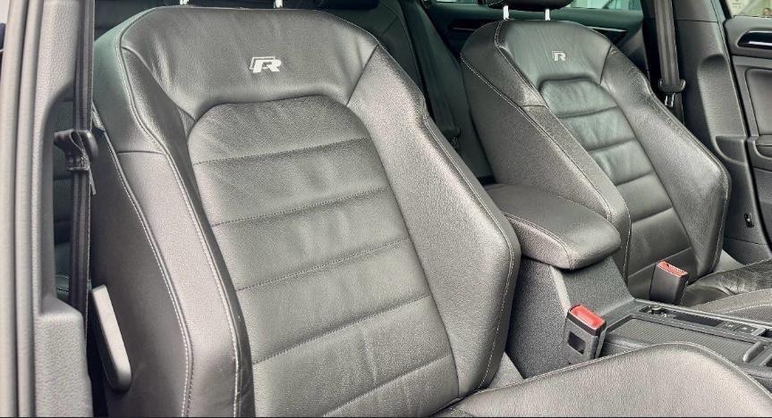 Volkswagen Golf Variant R 2.0 DSG - 300 CV