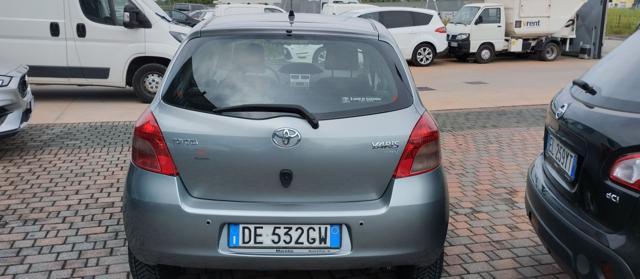 TOYOTA Yaris 1.3 5 porte Luna