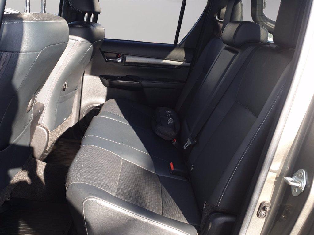 TOYOTA Hilux 2.8 d double cab invincible 4wd auto del 2021
