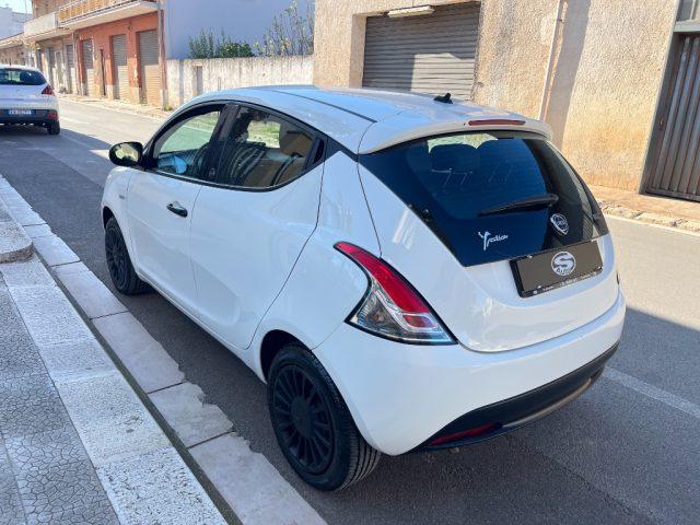 LANCIA Ypsilon 1.0 5p Hybrid Silver